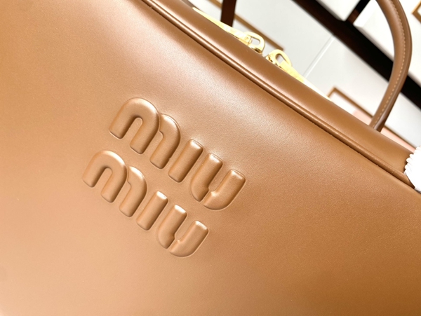 スーパーコピーブランドバッグ全体デザイン